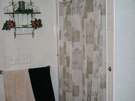 Bathroom - main floor