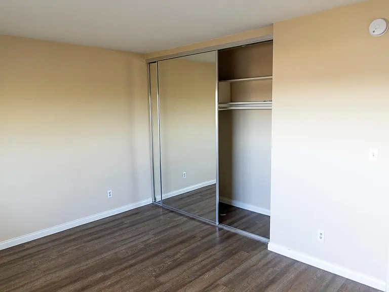 8740 Owensmouth Ave #14 — Photo 19