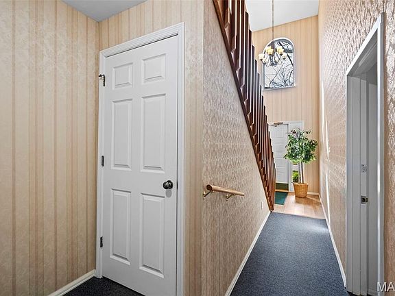 5th image of 705 Lofty Point Dr APT A