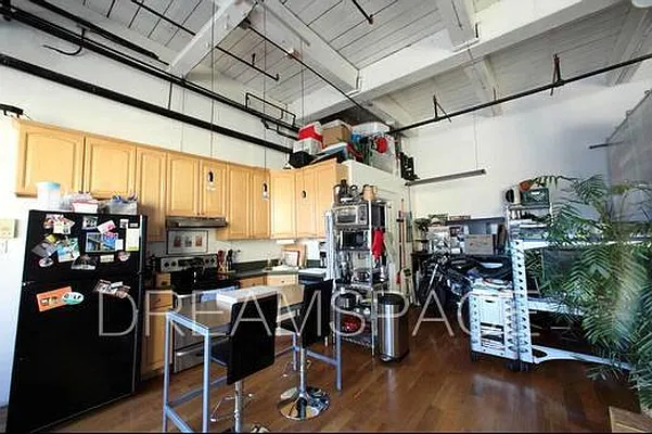 Rented by Dream Space Realty | media 11
