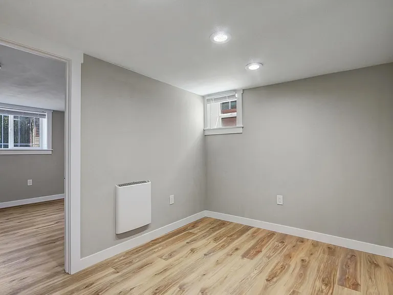 5723 25th Ave NE — Photo 16