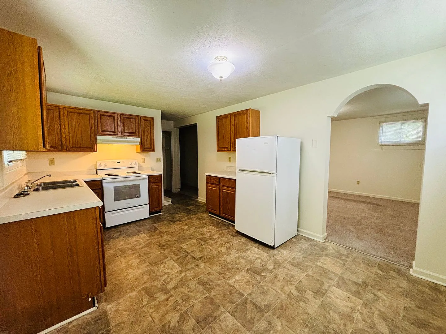 3 Bedroom 1 Bath Duplex — Photo 4