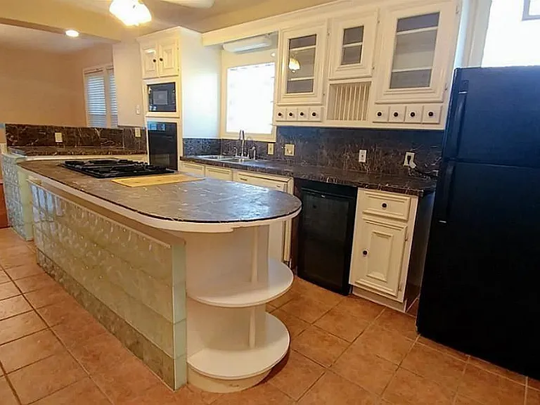1409 Wentworth St #1 — Photo 6