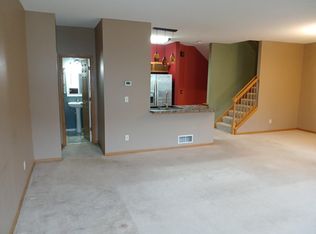 660 Kingfisher Ln APT C, Woodbury, MN 55125