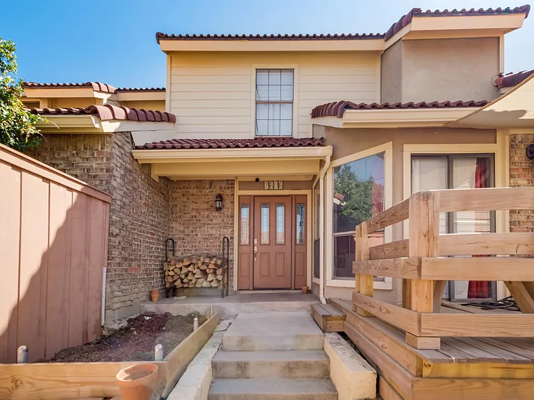 2606 Encina — Photo 4