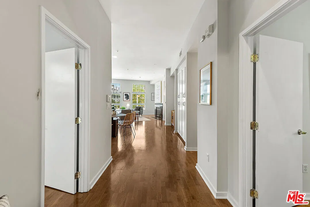 3 bed, 2.0 bath, 1480 sqft, $6,500 — Photo 2