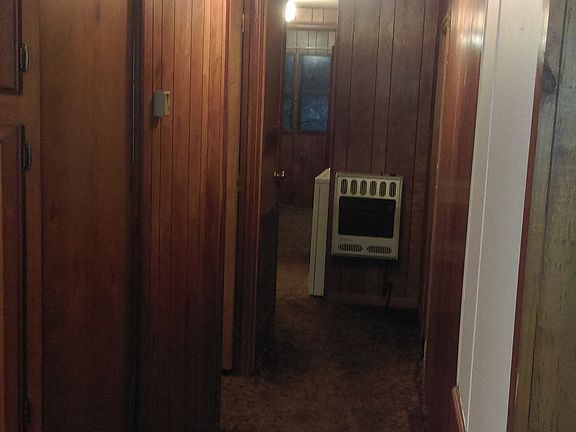 4th image of 933 W Eva St