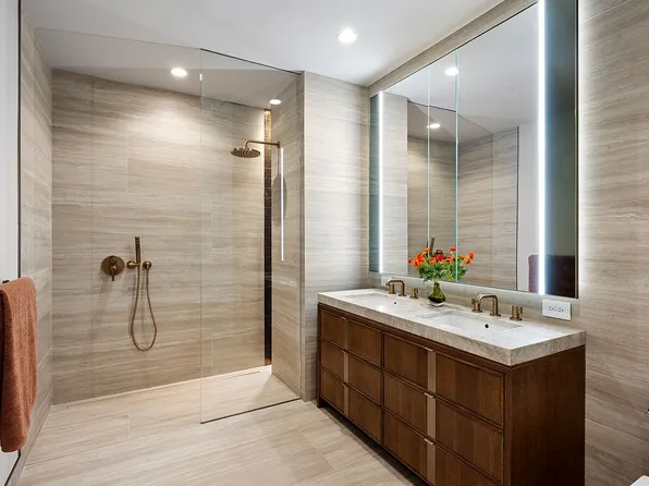 126 E 57th St #705, New York, NY 10022