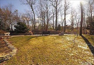 2nd image of 20 Bruce Ln