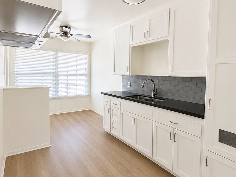 246 Santa Ana Ave. — Photo 3
