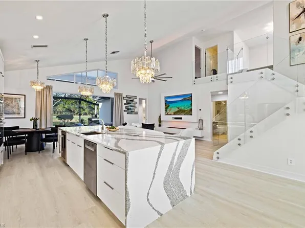 9991 Isola WAY, MIROMAR LAKES, FL 33913