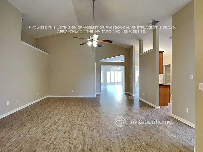 228 Churchill Dr — Photo 3