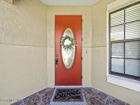 4th image of 551 Loxley Ct