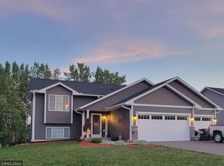 314 E Cheyenne St, Roberts, WI 54023