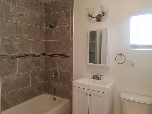 4th image of 1428 1/2 W 106th St
