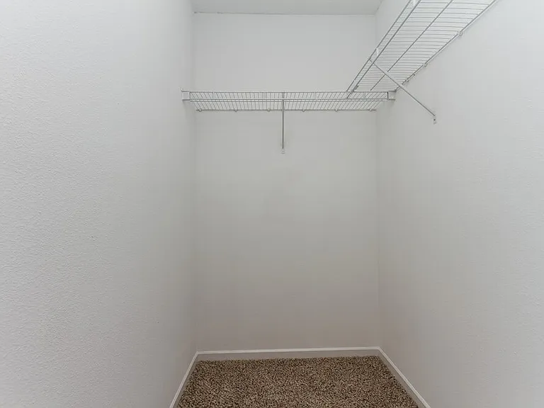 924 Bentgrass Dr — Photo 8
