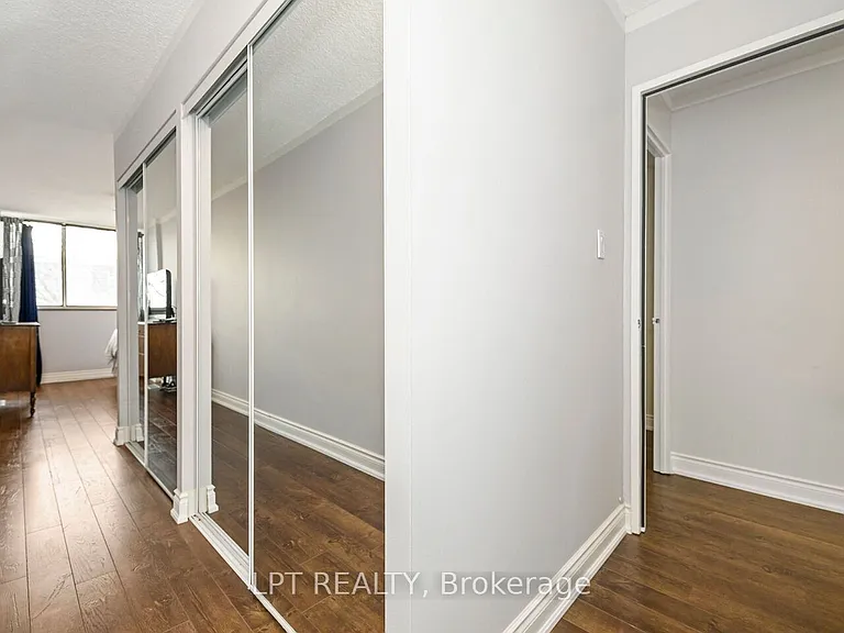 1300 Marlborough Ct #534 — Photo 34