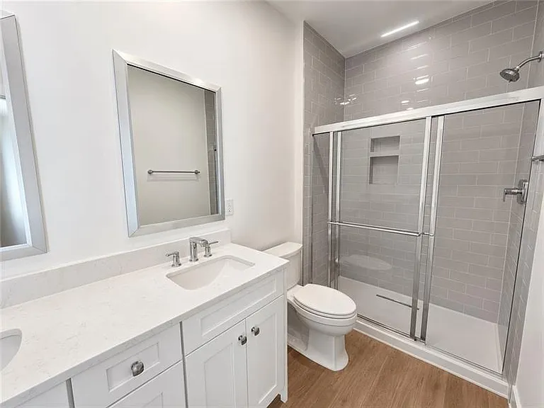 121 E Main St — Photo 23