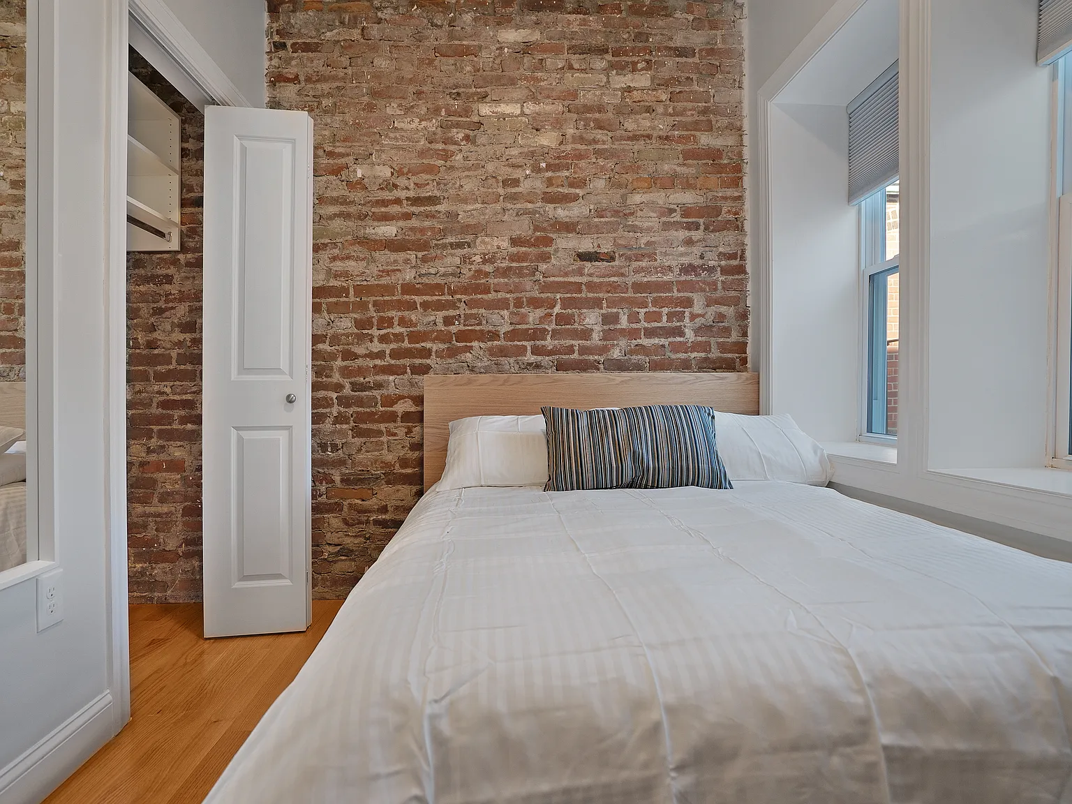 1 bed, 900 sqft, $1,325 — Photo 2