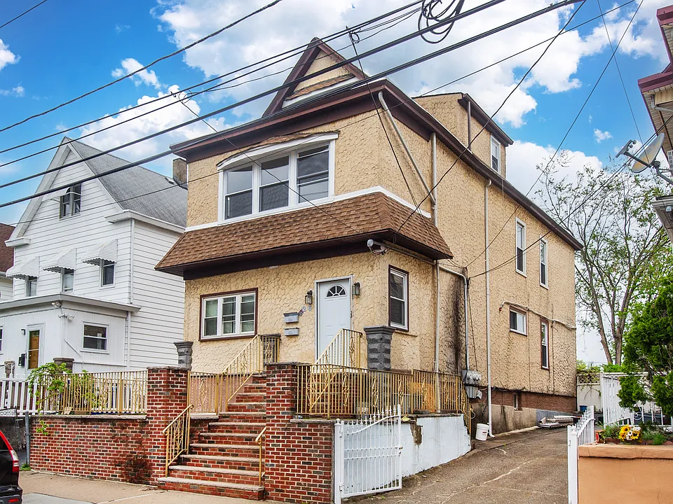 26 Prescott Ave #2