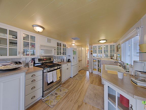 3rd image of 9 Carmel Dr