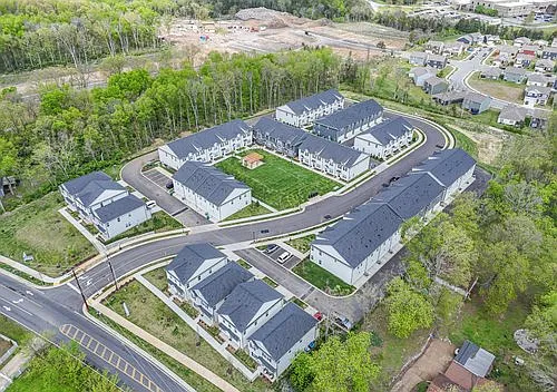 201 Residences — Photo 30