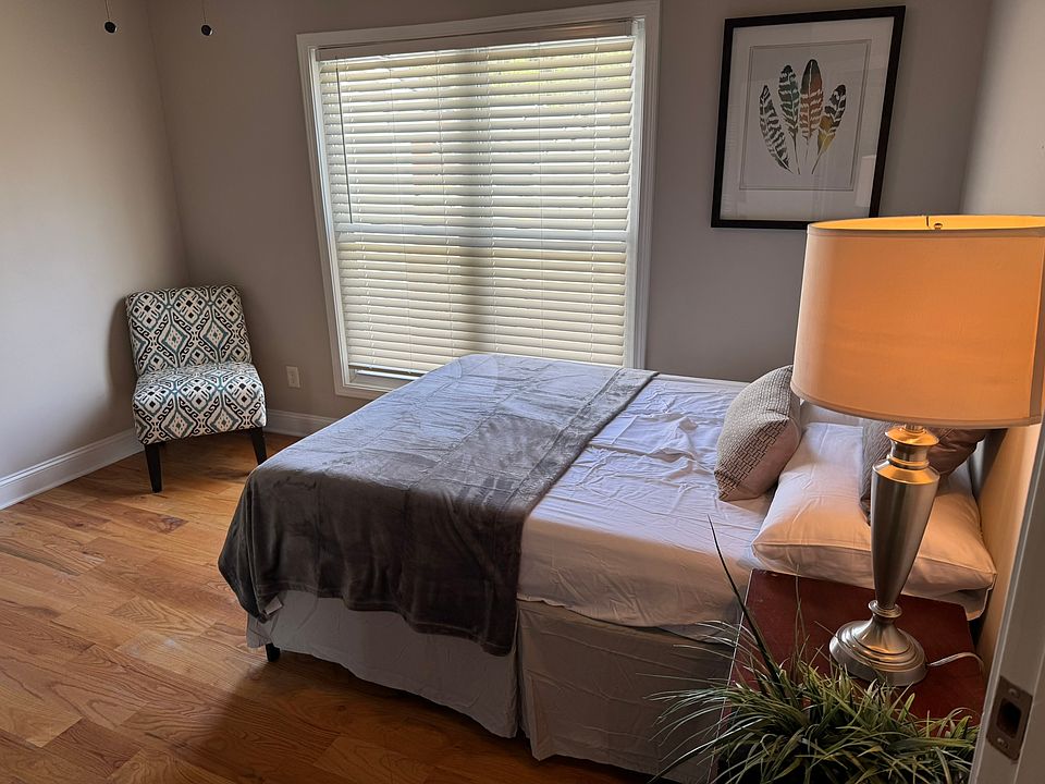 1st image of 6035 Goodwood Blvd #2