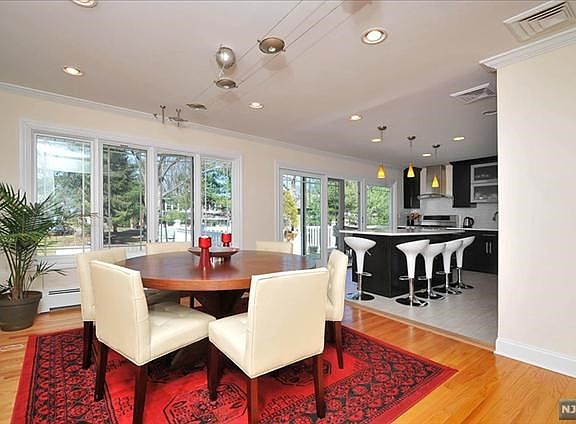 3rd image of 105 Mezzine Dr