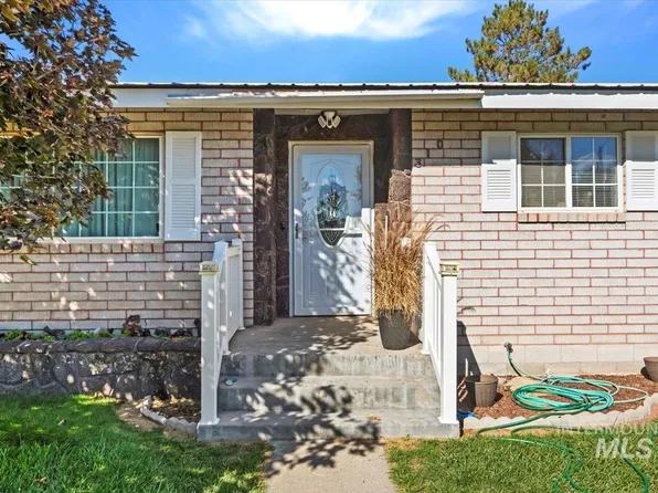 310 16th St, Heyburn, ID 83336