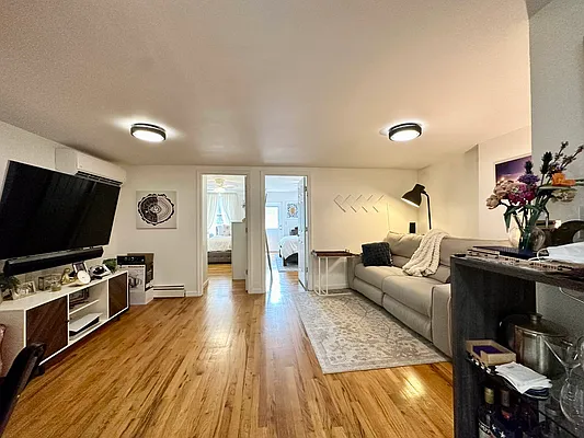 Rented by Oxford Property Group | media 36