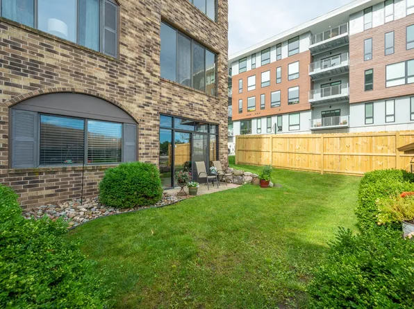 3667 Grand Ave APT 2, Des Moines, IA 50312