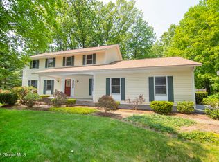 7 Woods Way, Clifton Park, NY 12065