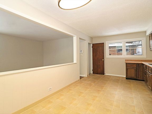 5th image of 16061 Drexel Ave