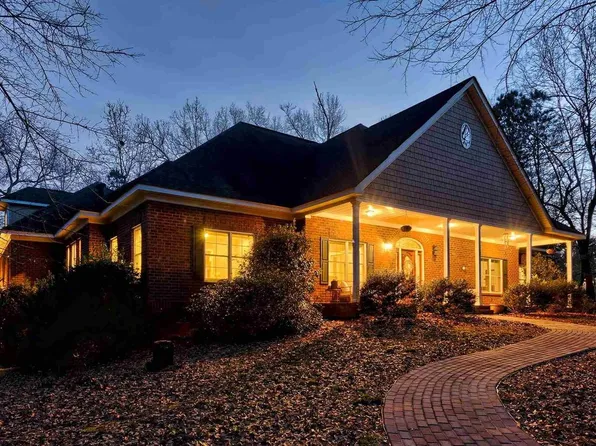 124 Woodside Rd, Lexington, SC 29072