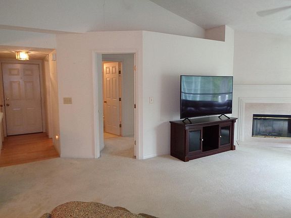 4th image of 9880 Regatta Dr Unit 304