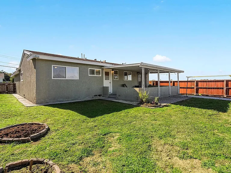 6252 Alderley St — Photo 10