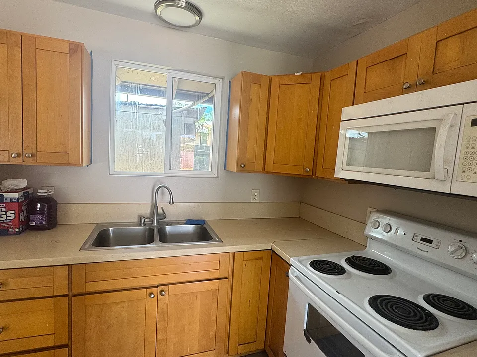 52 Hoonani St