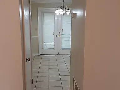2 bed, 1.5 bath, 1240 sqft, $1,600 — Photo 3