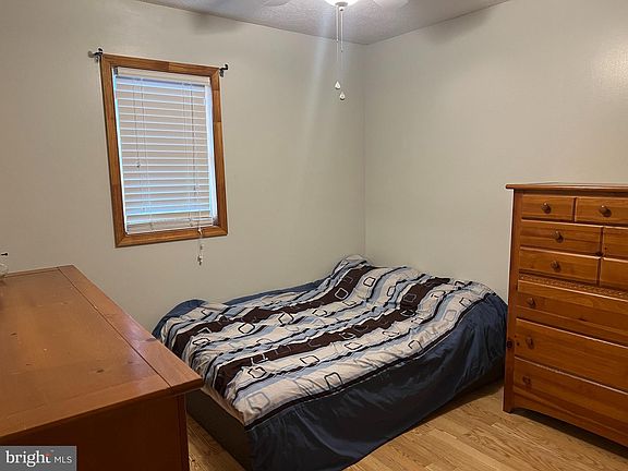 5th image of 108 Homestead Ln APT 1