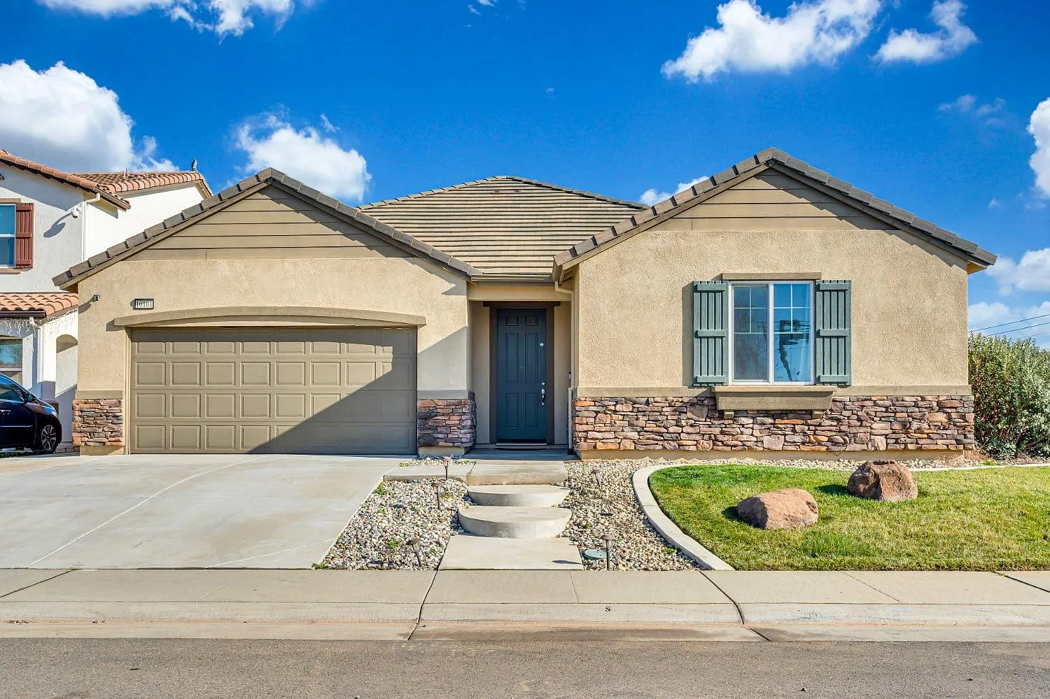10101 Avocado Way photo 1