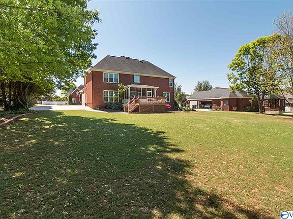 3rd image of 107 Hidden Creek Dr