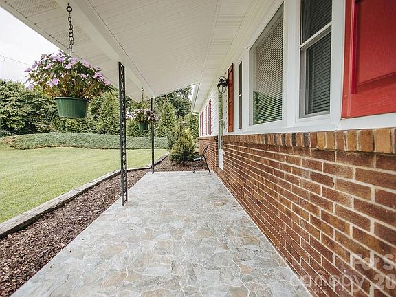 4th image of 1559 Zion Hill Rd