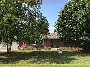 8540 Valley View Dr, Byron, IL 61010