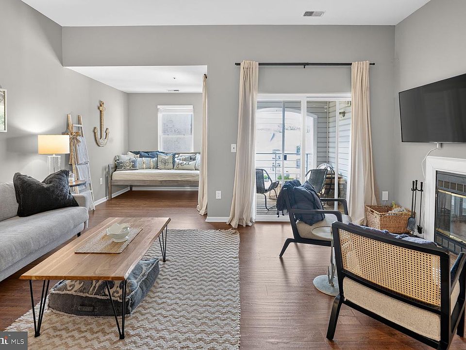 1st image of 20 Greystone Ct #I