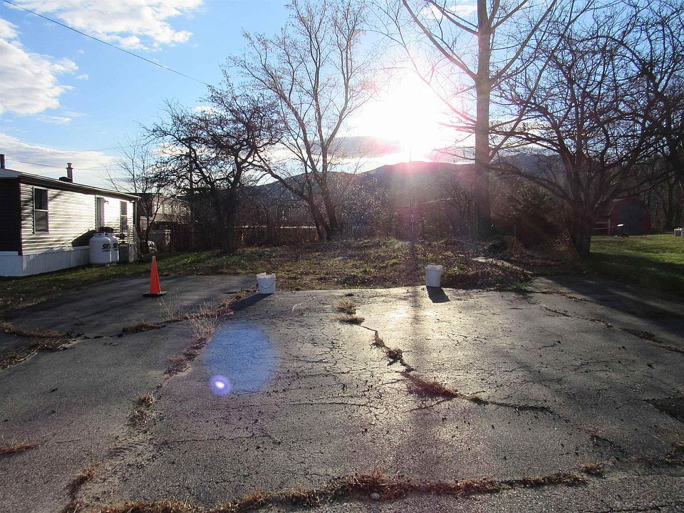 2nd image of 21 Union St