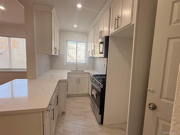 5th image of 1249 E 223rd Street