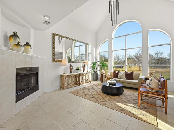 25 Lovegrass Ln, Sunset Valley, TX 78745