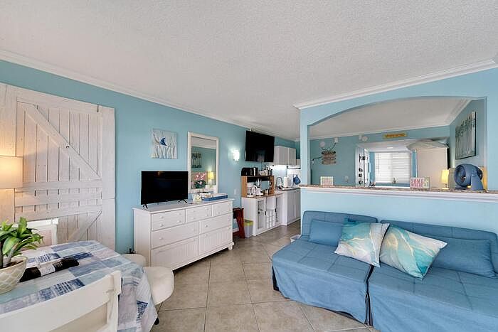 1st image of 445 S Gulfview Blvd