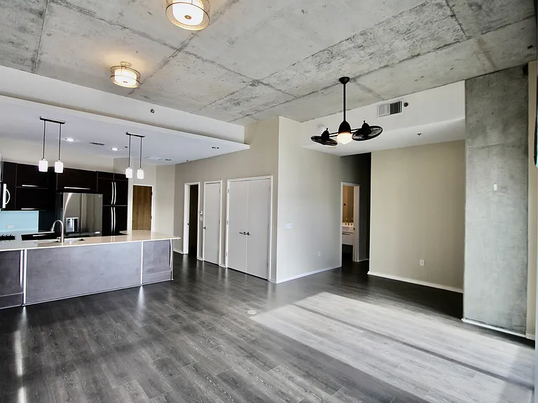 700 12th Ave S #807 — Photo 1
