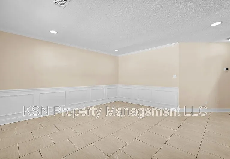 7331 Leghorn St — Photo 19